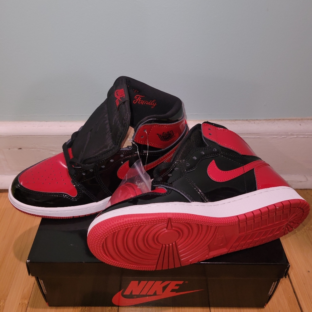 Jordan 1 Patent Bred - Picture 5 of 6